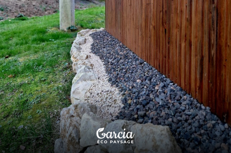 Enrochement pierre, gravier calcaire blanc/pouzzolane